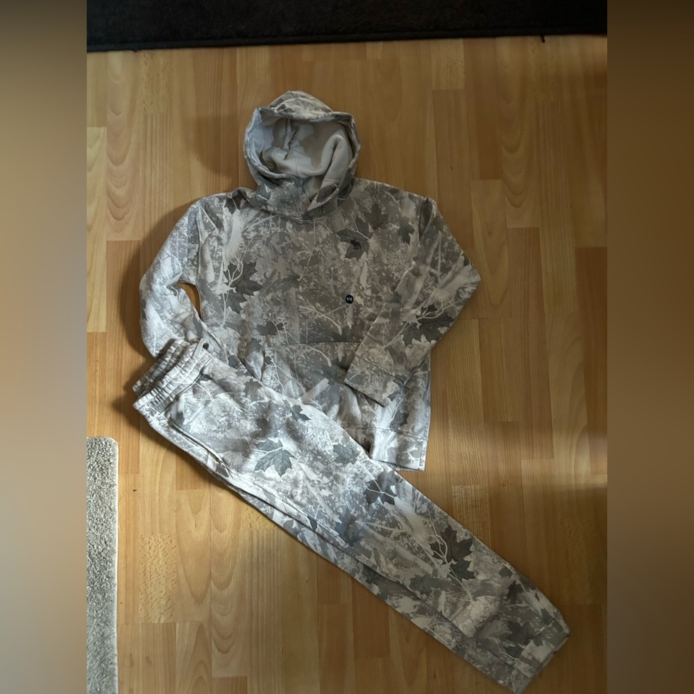 NEW!! Abercrombie & Fitch Kids Gray Camo Matching Set. Size 9/10